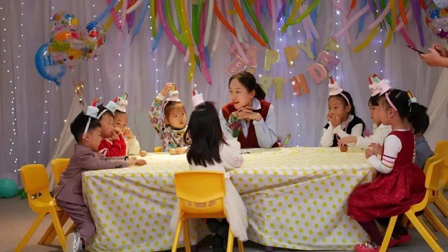 感恩有你，伴我成长——童心万向国际崂山幼儿园11月宝宝主题生日会(图12)