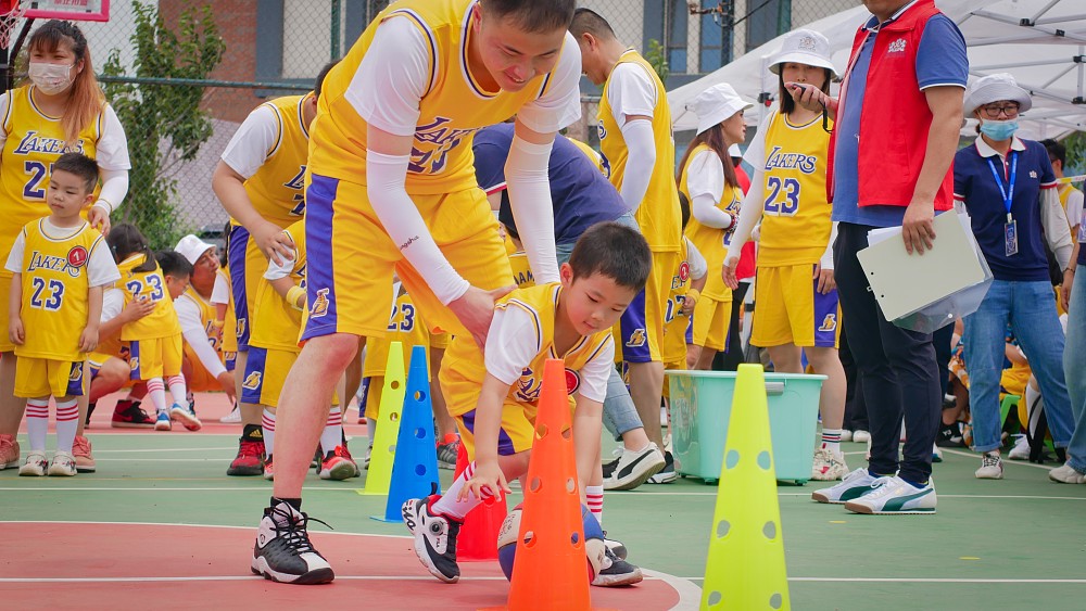 Super Basketball,Go!丨童心万向国际教育集团第一届亲子篮球嘉年华(图24)