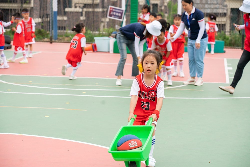Super Basketball,Go!丨童心万向国际教育集团第一届亲子篮球嘉年华(图29)