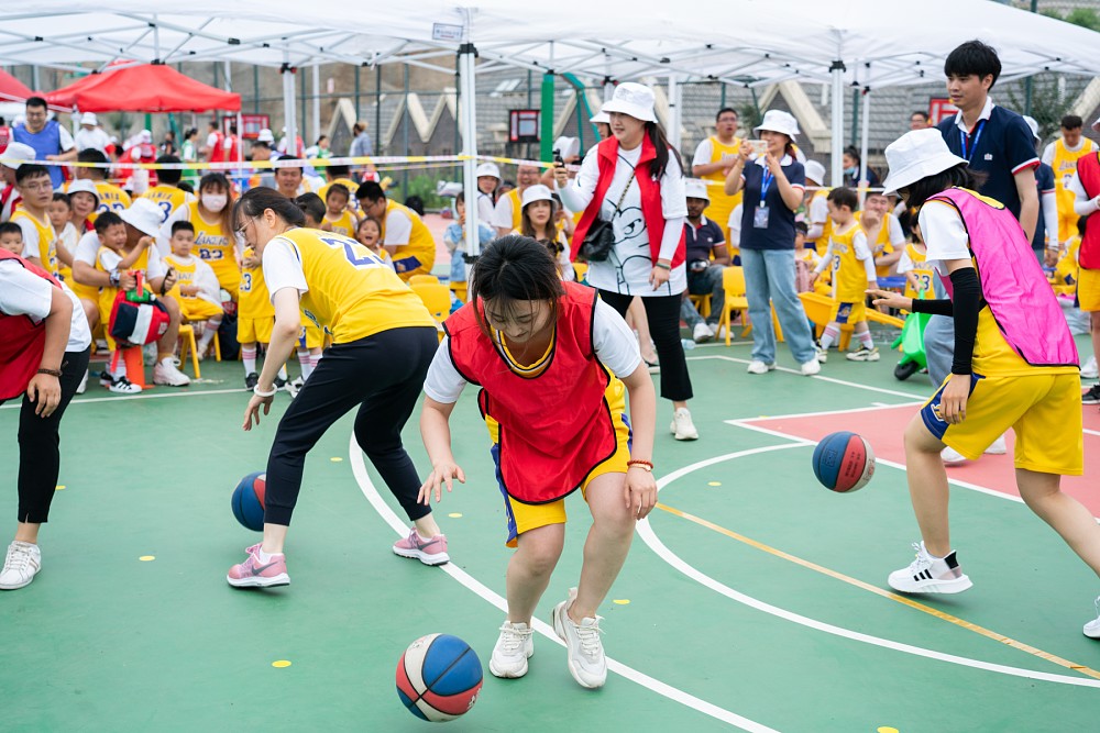 Super Basketball,Go!丨童心万向国际教育集团第一届亲子篮球嘉年华(图38)